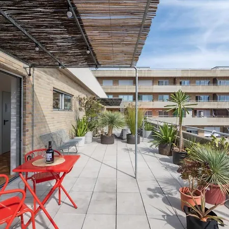 Modern Luminous Rooftop *